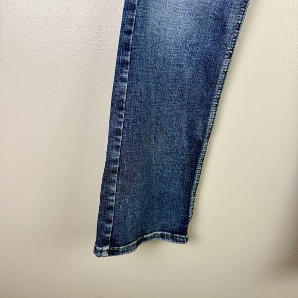 Silver Jean Company Suki Slim Boot Western Size 26x31 Distressed Denim - Picture 5 of 8